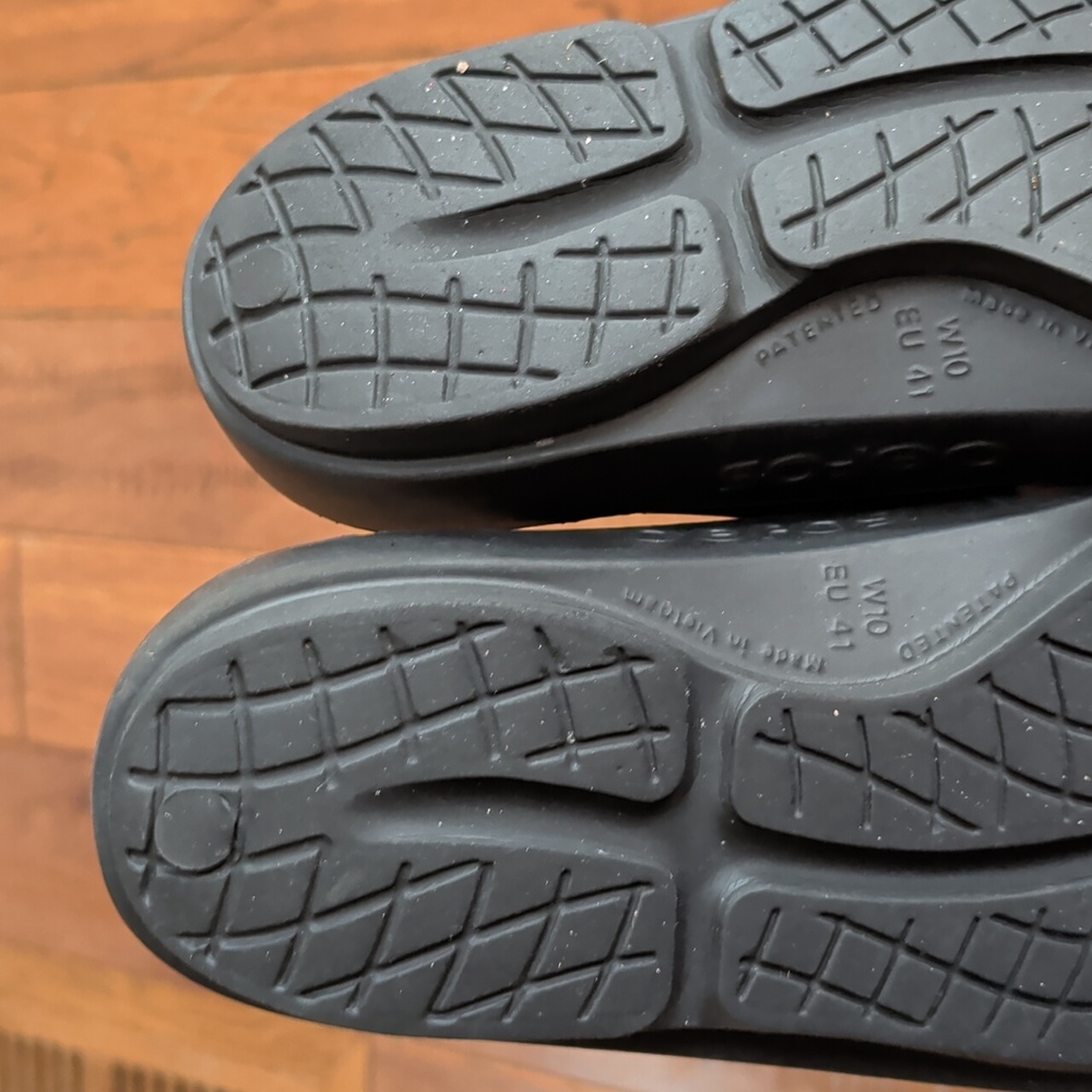Oofos Oolala Black Flip Flop Recovery Sandals - Picture 6 of 7